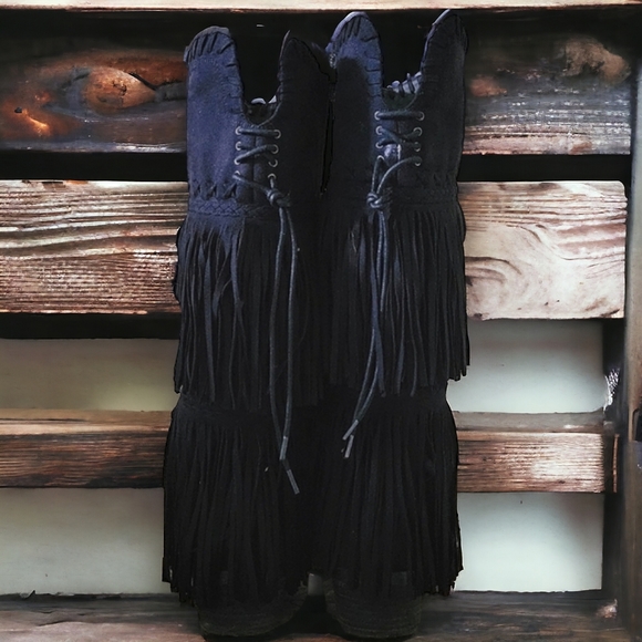 *SOLD* Not Rated' 16" Blk Faux Suede Layered fringed boot with a zip closure 7.5 - Picture 3 of 13